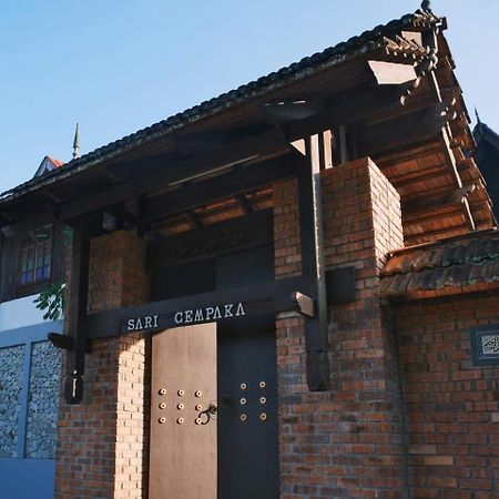 Sari Chempaka Home Stay Karak Exterior photo